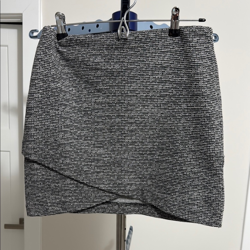 H&M - Chic Black and White Women's Skirt